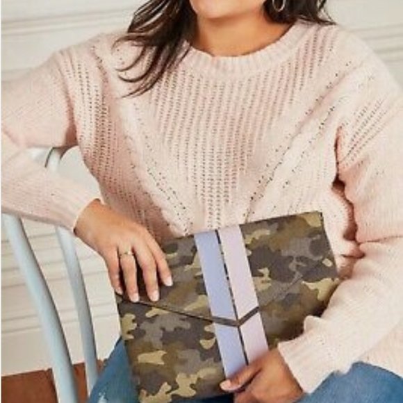 STELLA & DOT BELLAMY CLUTCH-CAMO - Picture 2 of 5